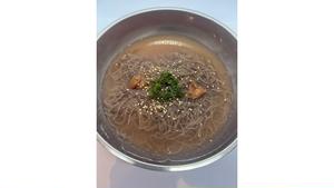 梅しそ冷麺(Plum and Shiso Korean Cold Noodles)