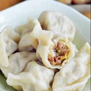 漬け白菜水餃子(6個) Boiled Cilantro Gyoza Dumplings (6)