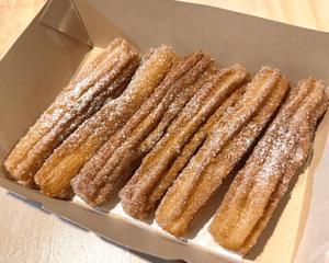 【当店人気 No.3】  揚げたてチュロス シナモン 6本入り  Churro With Cinnamon