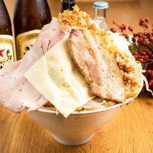 デカ盛り汁なし豚そば【チーズ】