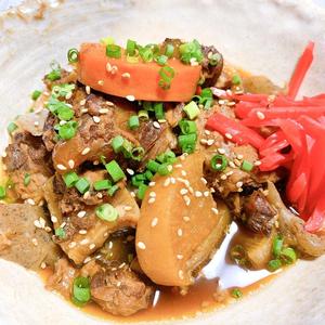 酒美皿(じっくり煮込んだ豚軟骨皿)
