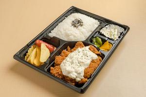 タルタル南蛮チキンカツ弁当