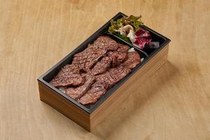 日替わり炭火焼肉弁当(ご飯大)