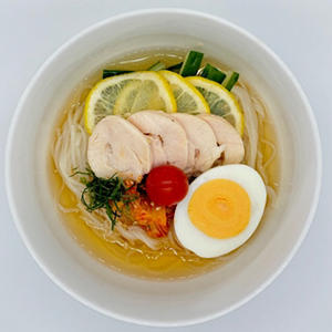 レモン冷麺(鶏ハムと自家製キムチ)