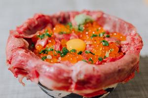 3.炙り牛トロいくら丼 牛トロ増し