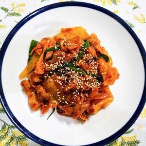 豚キムチ丼(目玉焼き付き)