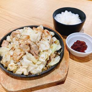 【店長おすすめ】倍盛！ 鶏もも鉄板焼肉定食(塩だれ)【辛みそ】