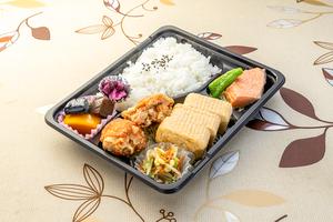 だし巻き鮭から弁当