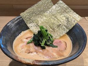 家系豚骨ラーメン