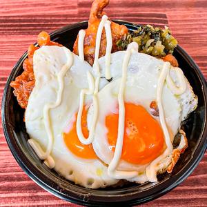 鶏の唐揚たまご飯