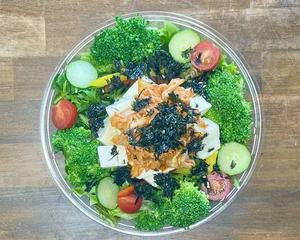 豆腐とキムチサラダボウル Tofu and kimchi salad bowl