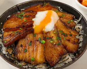 【温玉】自家製ダレの炙り豚丼 (Soft-Boiled Egg) Grilled Pork Rice Bowl