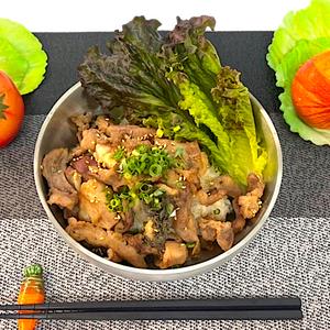 国産牛ホルモン丼(Japanese beef Hormone rice bowl)