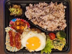 ハンバーグ弁当プリンつき