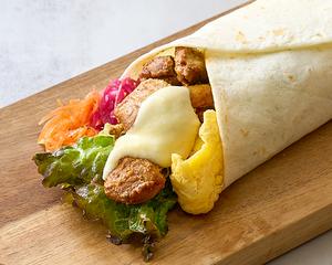 チーズエッグとスパイスチキンサラダラップ Cheese Egg Salad Wrap