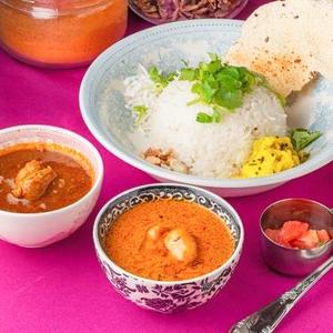 2種セット(チキンカレー/ギーエビカレー、3種副菜付き)