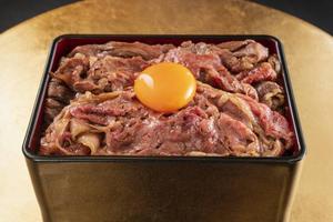 (卵黄入り)割りしたで作る黒毛和牛丼 並(和牛80g、米200g)