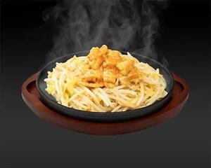 みそホルモン炒め Spicy miso pork rectums-Horumon stir-fried with vegetables