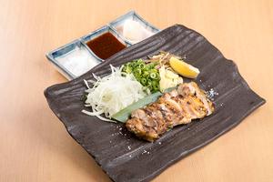 四万十鶏の藁焼きステーキ