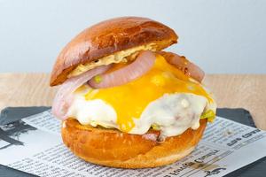 ブルーチーズバーガー