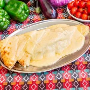 チーズナン Cheese Naan