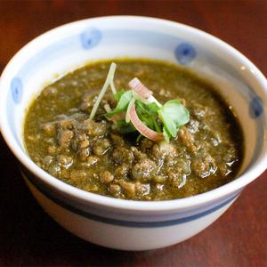 豚ひき肉の黒ゴマほうれん草カレー