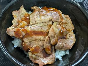大盛り炭火豚丼