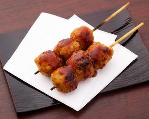 つくね2本入り(タレ or 塩)Chicken Meatball (2 Skewers)