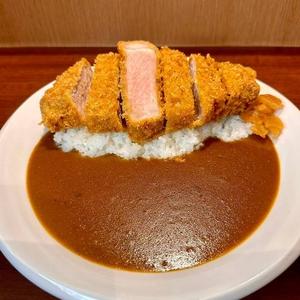 カツカレー弁当(上)国産桃豚