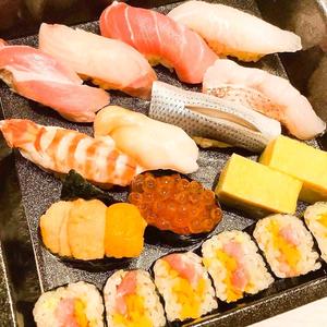 向お任せ握り極上 10貫巻物1本