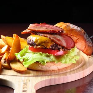 Bacon Cheese Burger (ベーコンチーズバーガー)