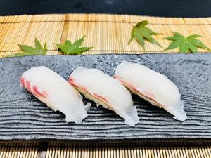 鯛にぎり3貫 3 pieces of sea bream nigiri