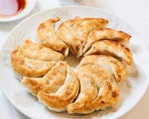 自家製焼き餃子5個 (煎)Dumplings