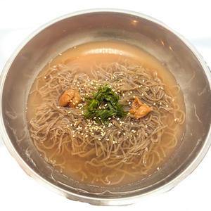 梅しそ冷麺(Plum and Shiso Korean Cold Noodles)