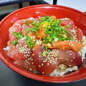 鮪とサーモンの漬け丼