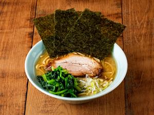ほうれん草ラーメン(チャーシュー1枚・薬味ネギ・ホウレン草2倍・ノリ3枚)