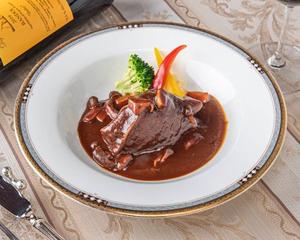 黒毛和牛ホホ肉の赤ワイン煮込み