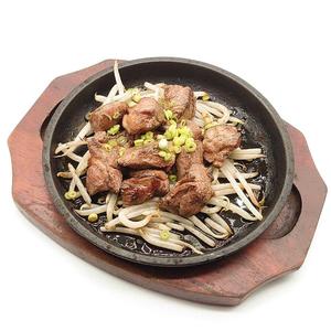 ラム肩ロースの藁焼き