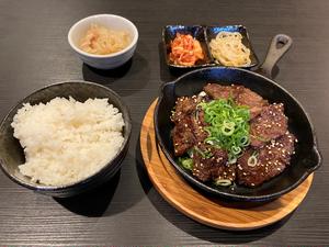 焼肉弁当(上)