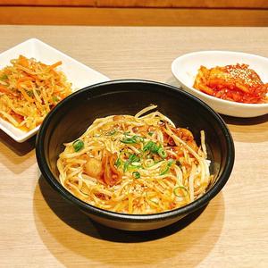 武蔵の豚ホルモン丼