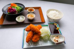 【弁当】かきフライ5個入り 弁当(サラダと小鉢付き)