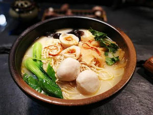 三鮮スープ 豚肉 マーラータン(辛さ0) Spicy Hot Pot with Pork 三猪肉麻辣
