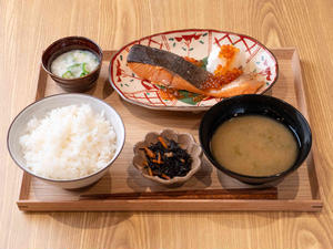 銀鮭いくら定食