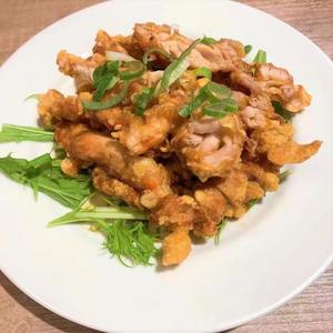若鶏の唐揚げソースかけ
