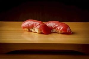 本鮪 中トロ握り(2貫)