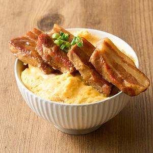 特製とろたま豚角煮丼 Creamy Omelette Kakuni Rice Bowl