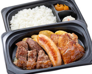 乱切りステーキ約120g＆ジャンボフランク＆炭焼き風チキングリル弁当