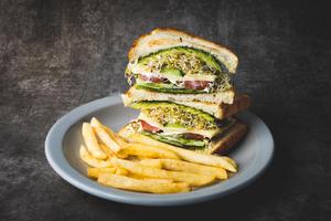 フレッシュベジタブルサンドイッチ Fresh Vegetables Sandwich