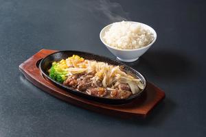 黒毛和牛サイコロステーキ丼 ～シャリアピン～