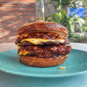 ベーコンジャムチーズバーガー